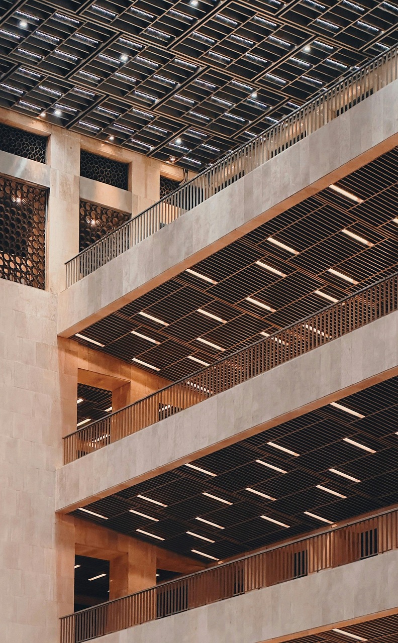 découvrez les principes fondamentaux et l'application de la loi islamique, également connue sous le nom de charia, qui régissent la vie sociale, religieuse et juridique des musulmans.