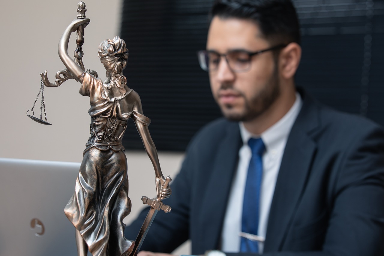 formation aux principes fondamentaux du droit pour acquérir les bases essentielles et maîtriser les concepts juridiques clés.